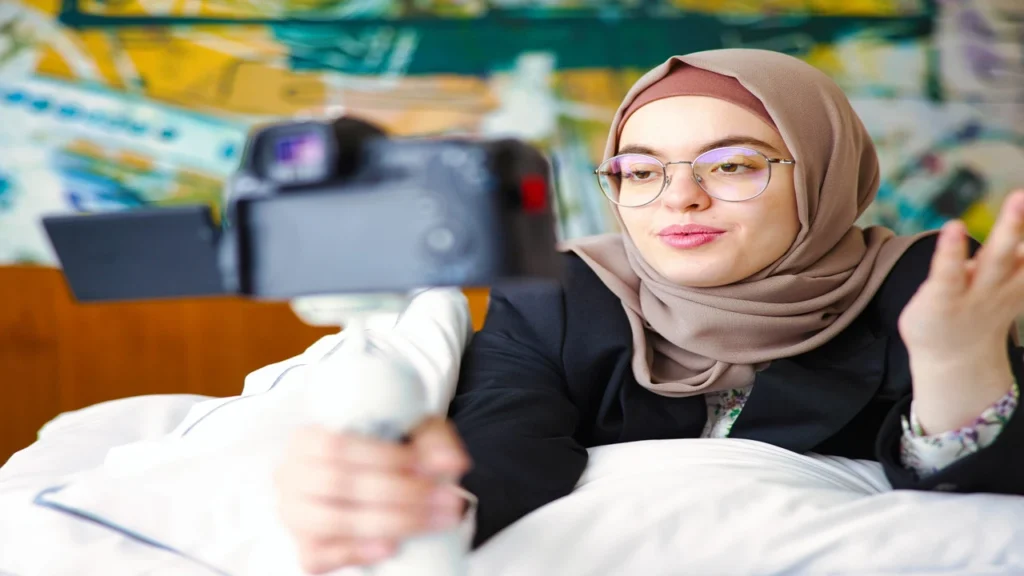 أرباح قياسية.. كيف تحول صناعة المحتوى الرقمي من هواية بسيطة إلى مهنة مستدامة؟